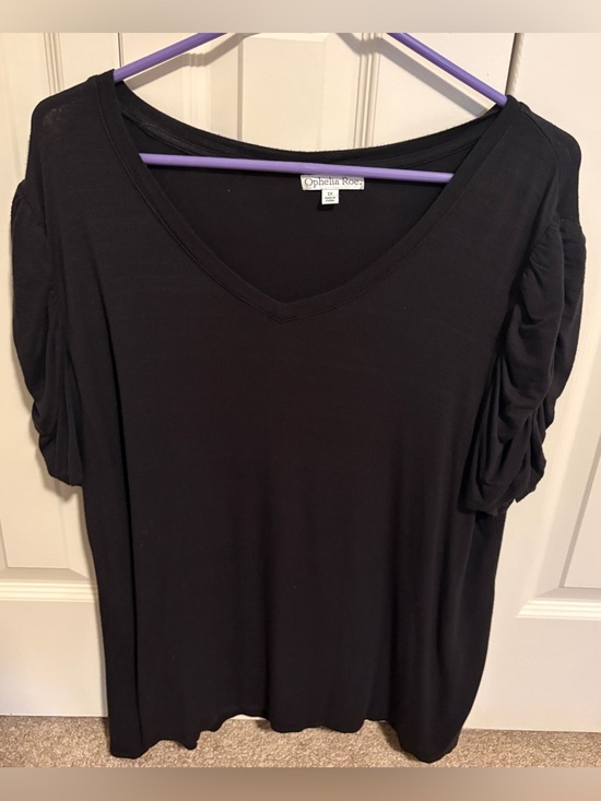 Ophelia Roe Tops - Black top with ruched sleeves by Ophelia Roe